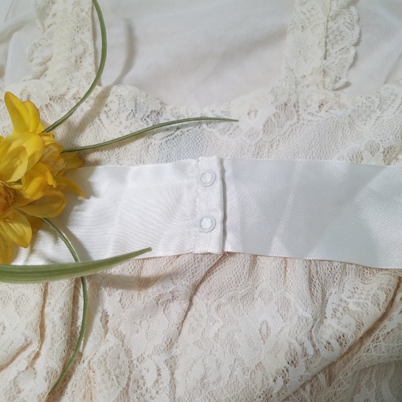 Guess Two-Layer Lace Top: size 10/12 or medium - Picture 3 of 5